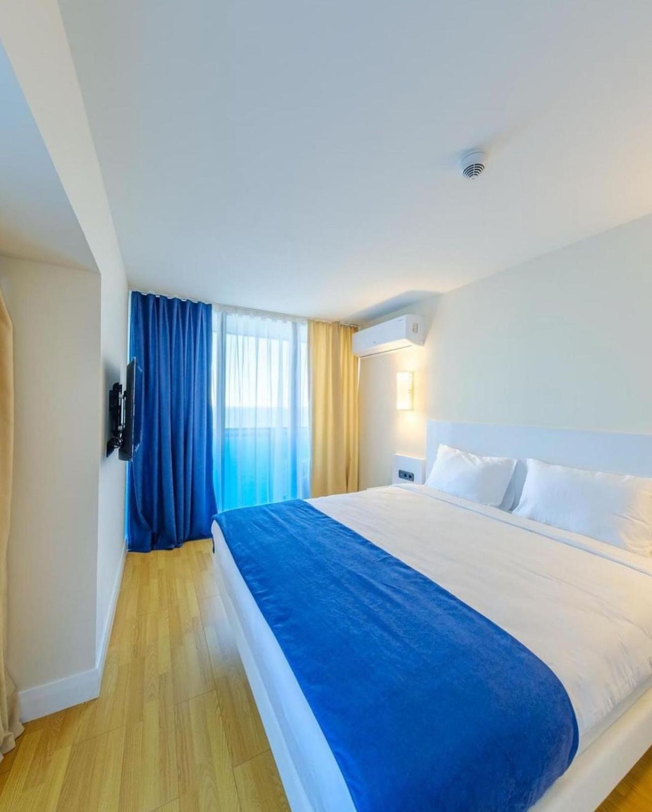 Luxury Panorama Sea View Apartment & Central Batumi Exteriör bild