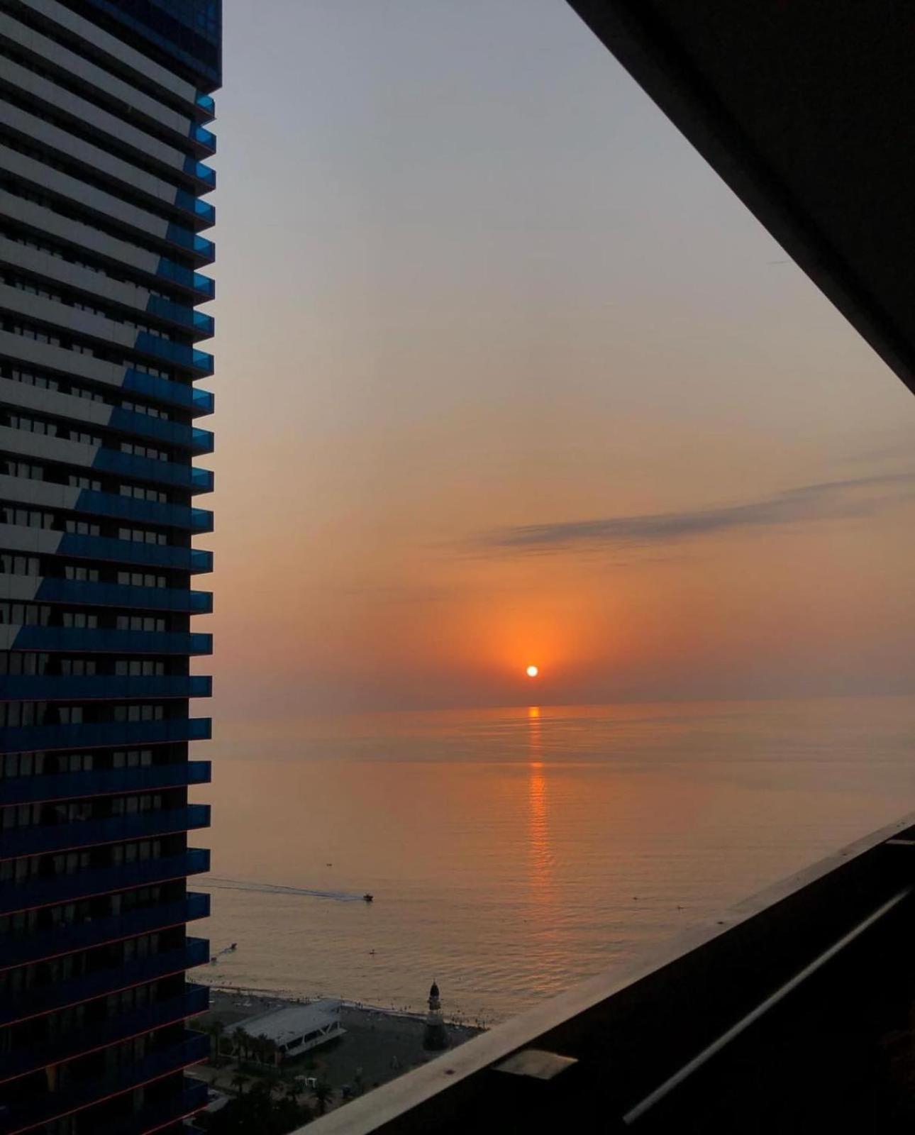 Luxury Panorama Sea View Apartment & Central Batumi Exteriör bild