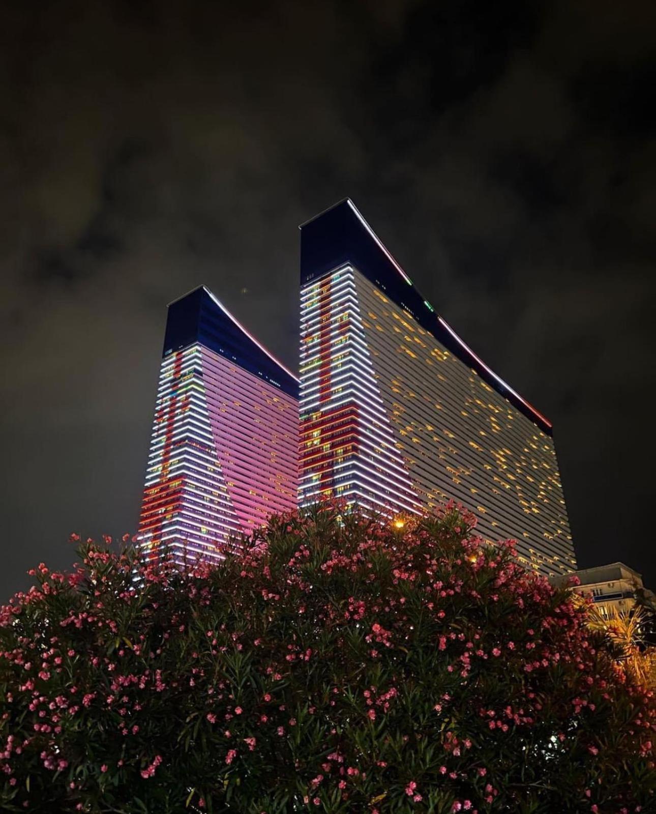 Luxury Panorama Sea View Apartment & Central Batumi Exteriör bild